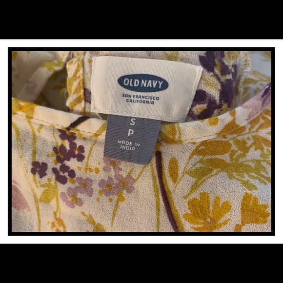 Old Navy Blouse - Picture 4 of 5